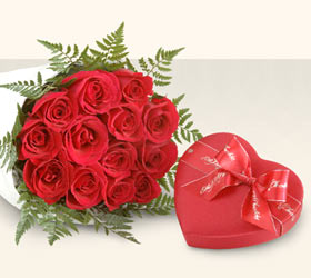 Turgut �zel mahallesi hediye �i�ek yolla  10 adet g�l ve kalp �ikolata