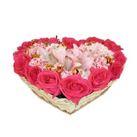 kalp bi�iminde g�ller ve lilyum  �aml�ca mahallesi �i�ek ma�azas� 