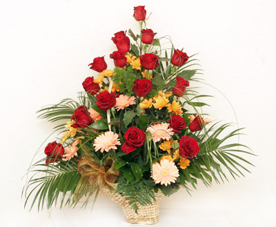 Demetevler �i�ek sipari�i  sepet i�erisinde 9 adet g�l gerbera ve kir �i�ek