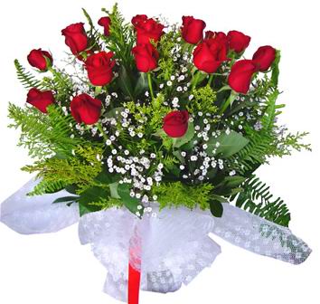 Demetevler Oran 14 �ubat sevgililer g�n� �i�ek  12 adet kirmizi g�l buketi esssiz g�rsellik