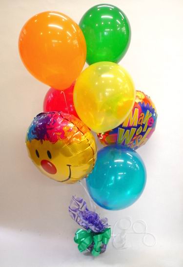 Etimesgut cicekciler , cicek siparisi  17 adet u�an balon ve k���k kutuda �ikolata