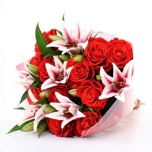 �vedik g�venli kaliteli h�zl� �i�ek  3 dal kazablanka ve 11 adet k�rm�z� g�l