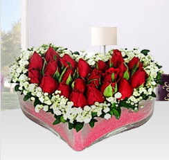 Kalp i�erisinde 10 adet k�rm�z� g�l Yeni bat� mahallesi , �i�ek�i , �i�ek�ilik 