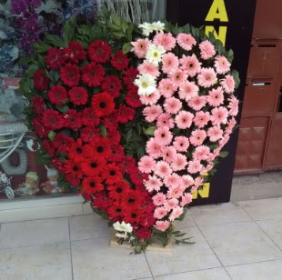 Kalp pano kalp �eklinde pano �i�e�i Bat�kent yurti�i �i�ek sipari�i 