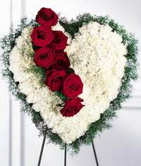�vedik g�venli kaliteli h�zl� �i�ek  Kalp pano i�erisinde g�ller