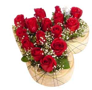 Bat�kent yurti�i �i�ek sipari�i  11 adet kalp i�inde  g�ller