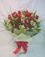 Eryaman mahallesi �i�ek�iler  sevenlere �zel 11 adet g�l