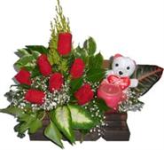 �aml�ca mahallesi �i�ek ma�azas�  Sandik i�erisinde 7 adet g�l , mum , oyuncak pelus