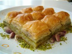 tatli siparisi essiz lezzette 1 kilo fistikli baklava Bat�kent yurti�i �i�ek sipari�i 