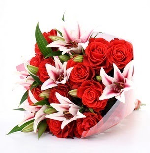 �vedik g�venli kaliteli h�zl� �i�ek  3 dal kazablanka ve 11 adet k�rm�z� g�l