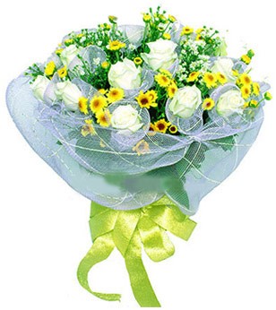 Bat�kent yurti�i �i�ek sipari�i  12 adet �zel beyaz g�l buketi