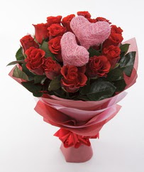 12 adet k�rm�z� g�l ve 2 adet kalp �ubuk Sincan �i�ek sipari�i 