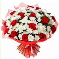 11 adet k�rm�z� g�l ve beyaz k�r �i�e�i kaliteli taze ve ucuz �i�ekler 