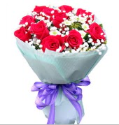 12 adet k�rm�z� g�l ve beyaz k�r �i�ekleri Demetevler �i�ek sipari�i 