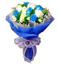 5 mavi g�l 6 beyaz g�lden buket Yeni bat� mahallesi , �i�ek�i , �i�ek�ilik 