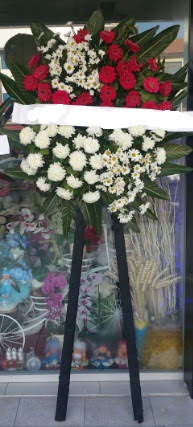 Cenaze �i�e�i cenaze �i�ek modelleri Bat�kent yurti�i �i�ek sipari�i 
