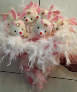9 Adet pelu� tav�an tav�an buketi Bat�kent �nternetten �i�ek sipari�i 