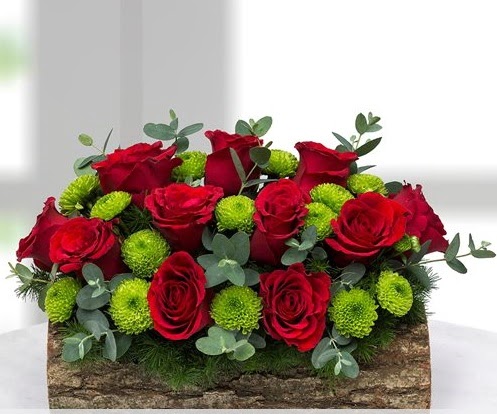 Silindir k�t�kte 11 k�rm�z� g�l ve krizantem kaliteli taze ve ucuz �i�ekler 