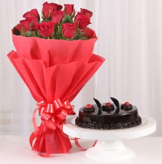 10 Adet k�rm�z� g�l ve 4 ki�ilik ya� pasta kaliteli taze ve ucuz �i�ekler 