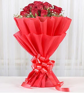 12 adet k�rm�z� g�l buketi Urankent g�n� �i�ek yolla 