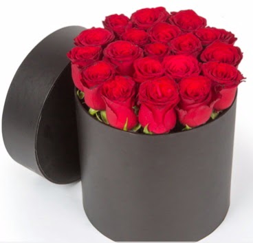 21 adet siyah kutuda k�rm�z� g�l Urankent g�n� �i�ek yolla 